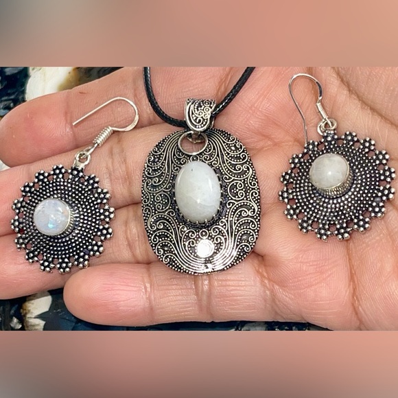 Rainbow Moonstone Pendant & Earrings Set - Picture 4 of 12